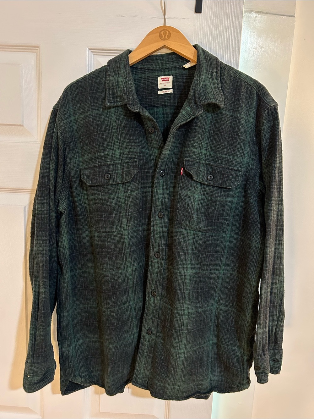 Levi's Men's Dark Green Plaid Button-Down Shirt